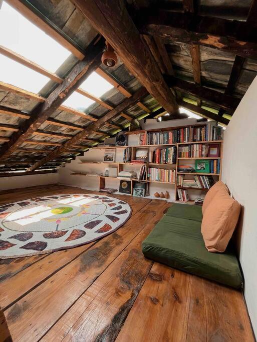 Villa The Attic Library à Bīr Extérieur photo